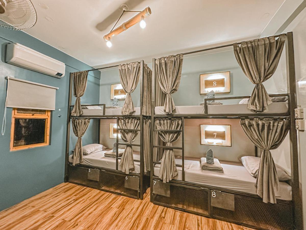 Outpost Hostel - Coron Exterior photo