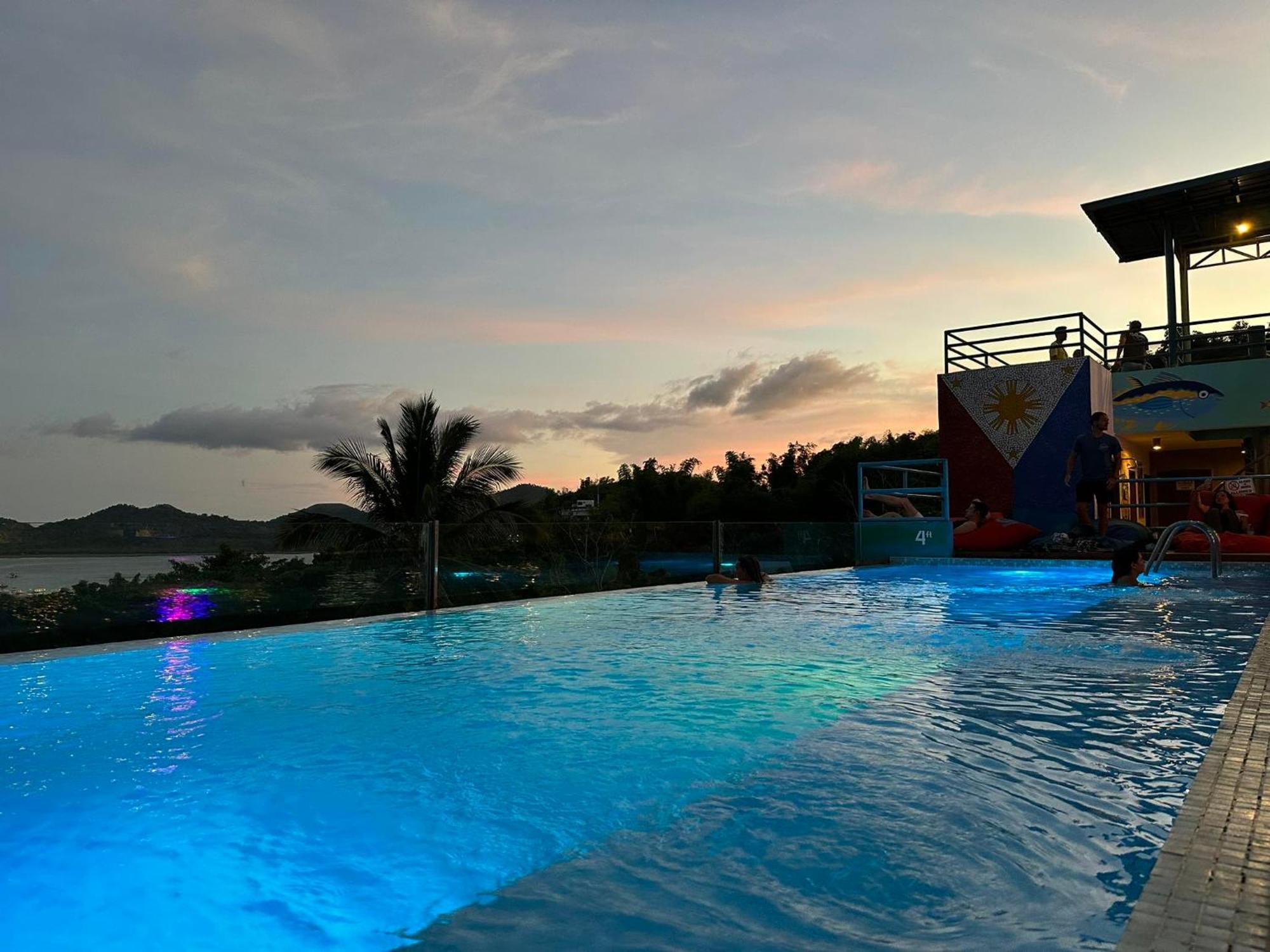 Outpost Hostel - Coron Exterior photo